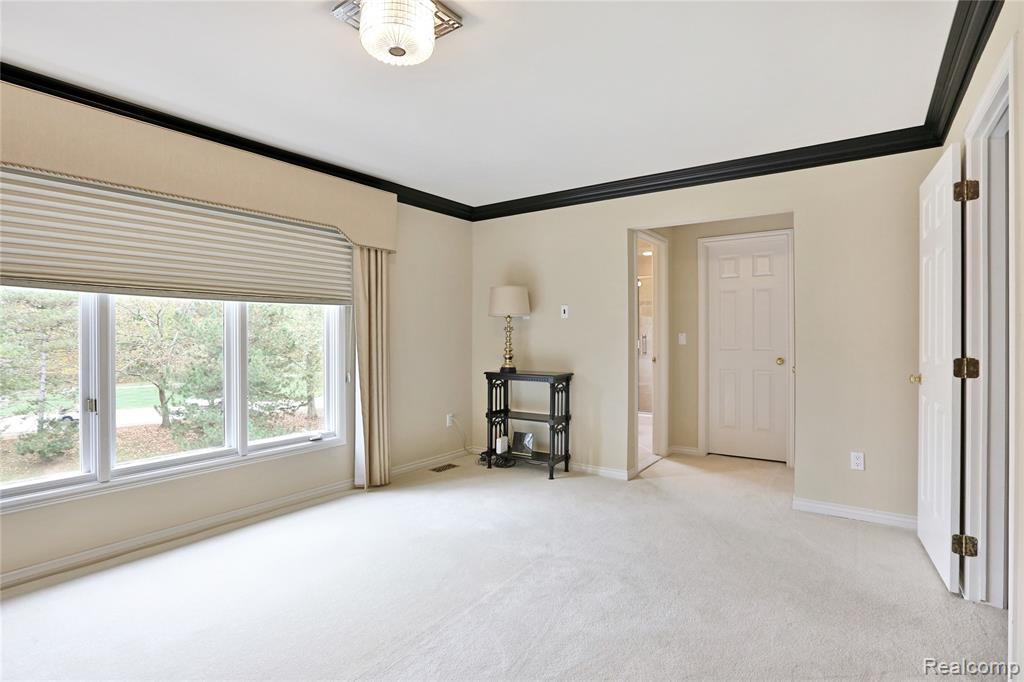 5826 Murfield Drive, Rochester, MI 48306 — Photo 36