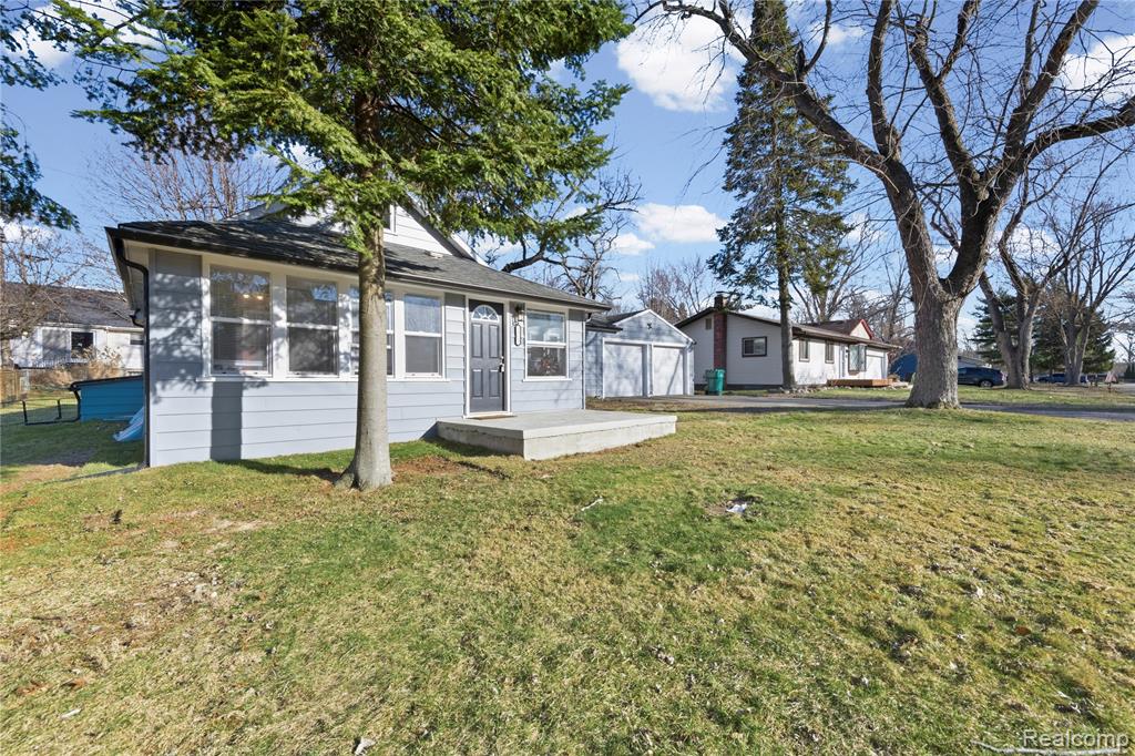 3575 Knollview Avenue, West Bloomfield, MI 48324 — Photo 2