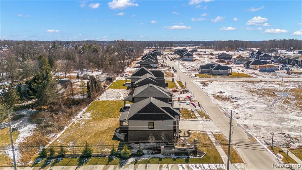 50998 MISTWOOD Drive, Macomb, MI 48042 — Photo 11