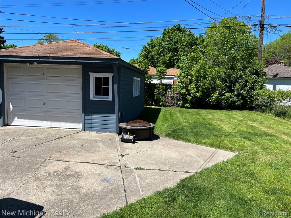 4002 McKinley Street, Dearborn Heights, MI 48125 — Photo 3