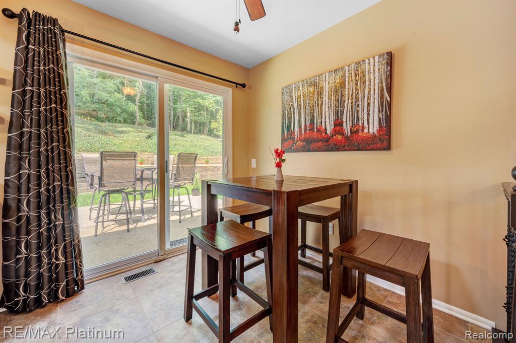 9003 SPENCER Court, Brighton, MI 48116 — Photo 7