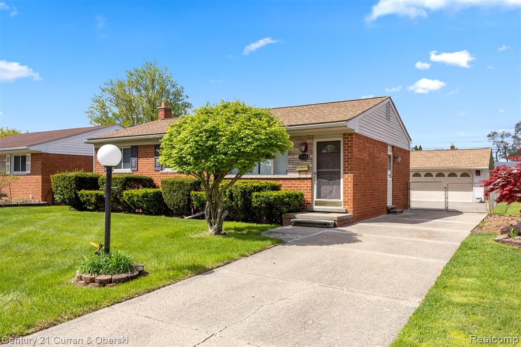 7011 Helen Street, Garden City, MI — front exterior