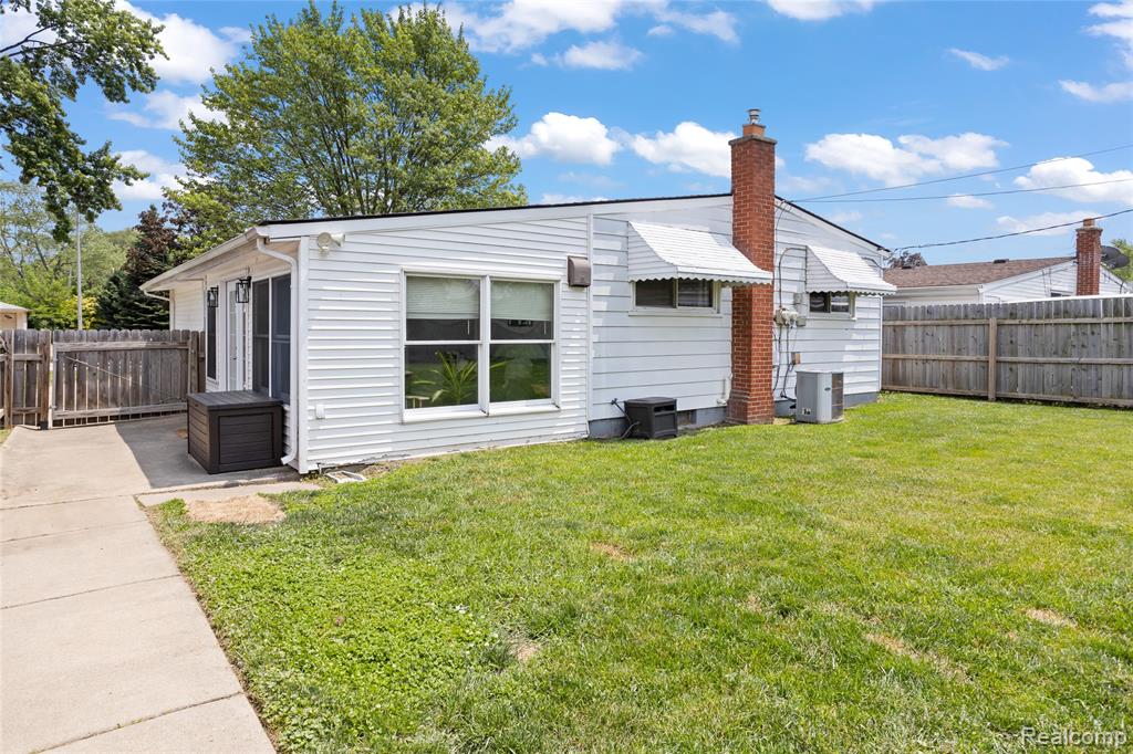 634 S Hawthorne Street, Westland, MI 48186 — Photo 26