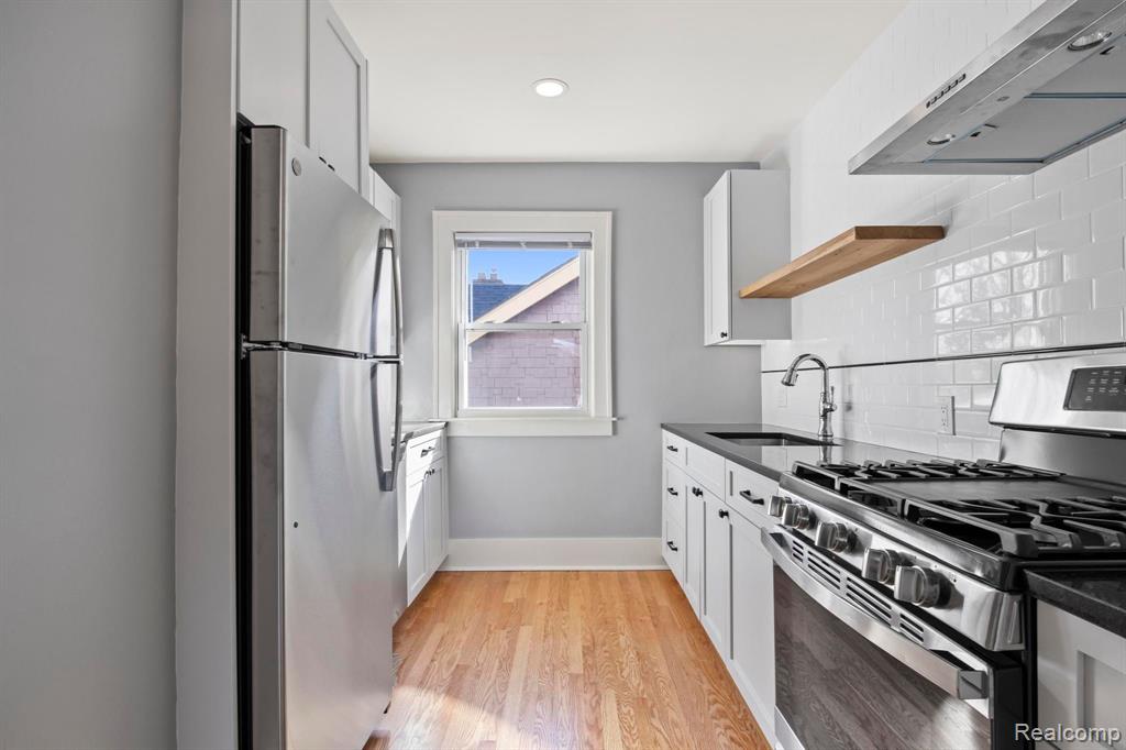 902 E 2ND Street, Royal Oak, MI 48067 — Photo 11