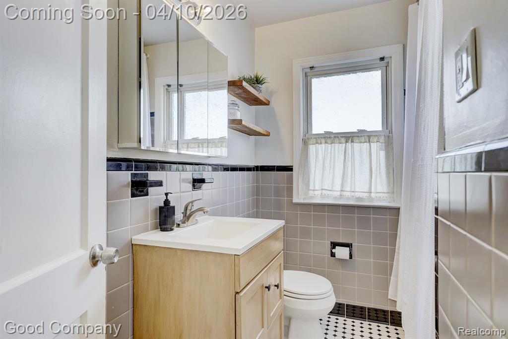 915 N Dorchester Avenue, Royal Oak, MI 48067 — Photo 23