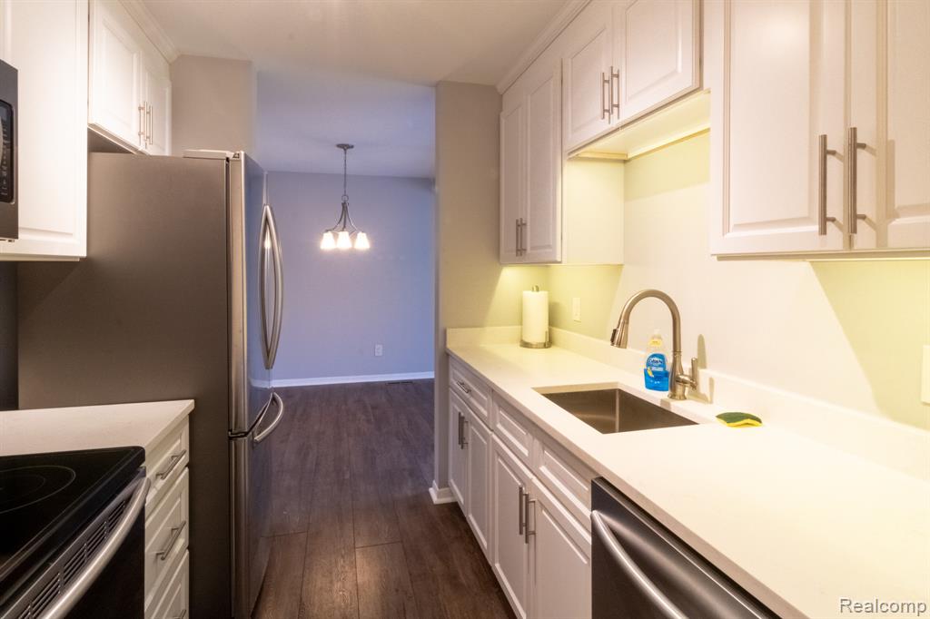 1199 S Sheldon Road, 79, Plymouth, MI 48170