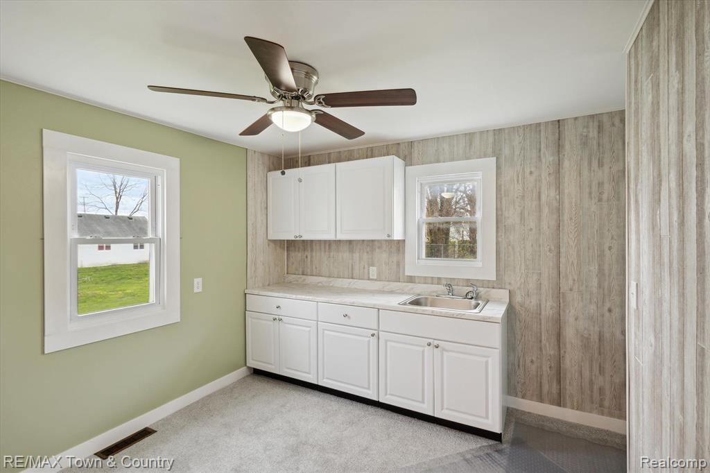 4127 DOUGLAS Avenue, Flint, MI 48506 — Photo 4