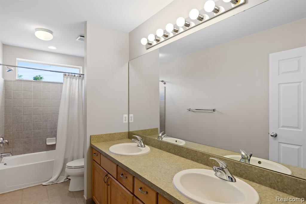 5634 Plantation Drive, Commerce Twp, MI 48382 — Photo 39