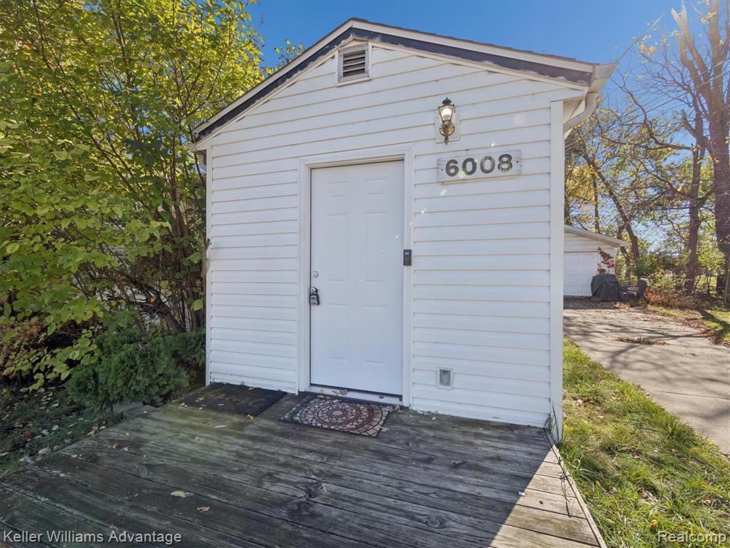 6008 Burroughs Avenue, Sterling Heights, MI 48314 — Photo 3
