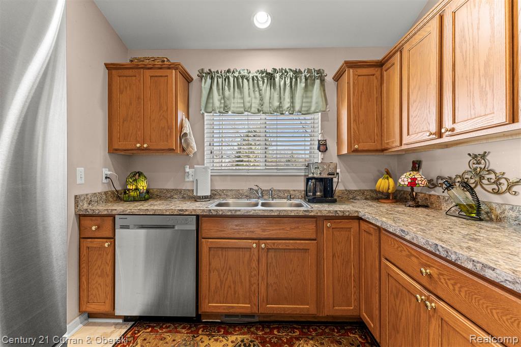 3633 Richmond St, Waterford, MI 48328 — Photo 6