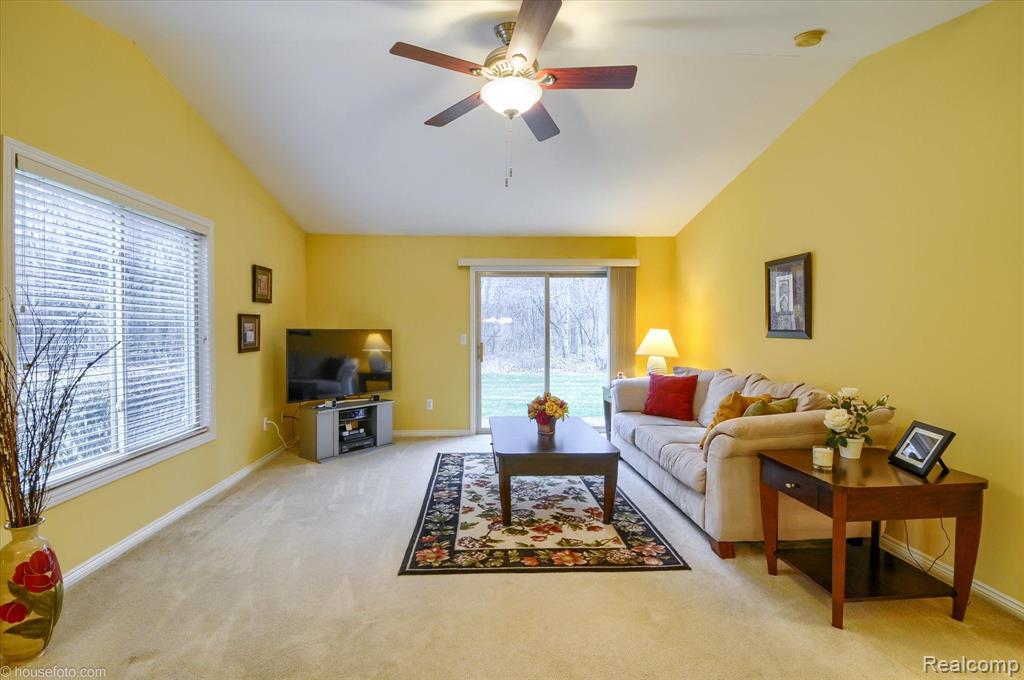 17430 N LUCILLE Circle, New Boston, MI 48164 — Photo 4