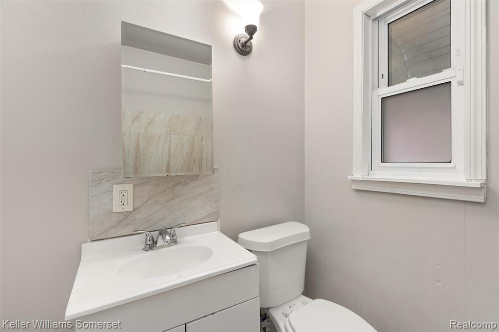 9204 Wayburn Street, Detroit, MI 48224 — Photo 13