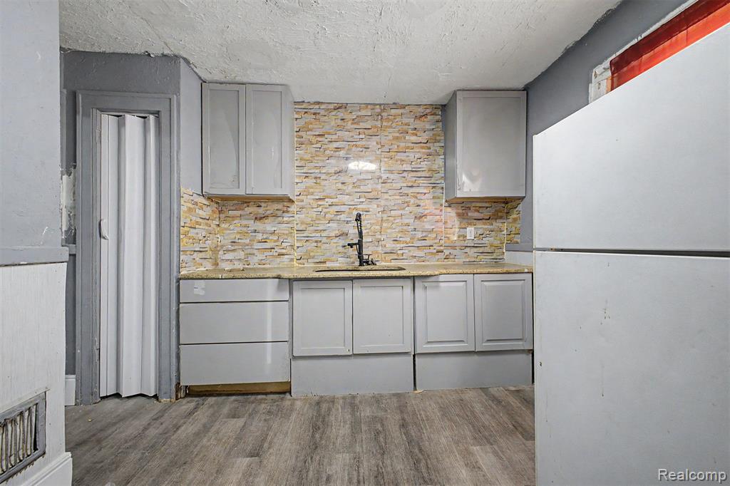 9275 Appoline Street, Detroit, MI 48228 — Photo 20