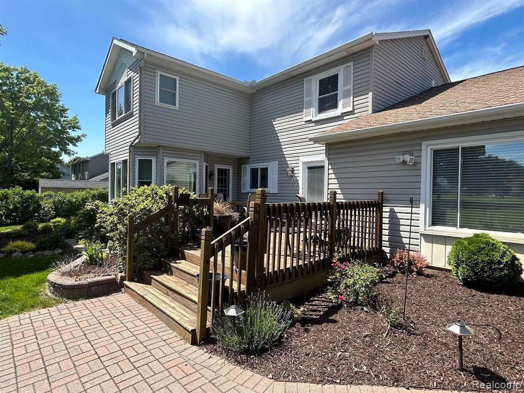 1427 N SILO RIDGE Drive, Ann Arbor, MI 48108 — Photo 2