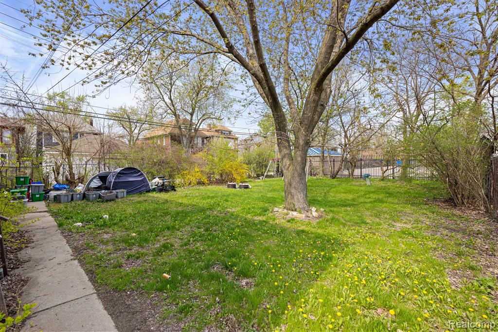 7334 WILDEMERE Street, Detroit, MI 48206 — Photo 41