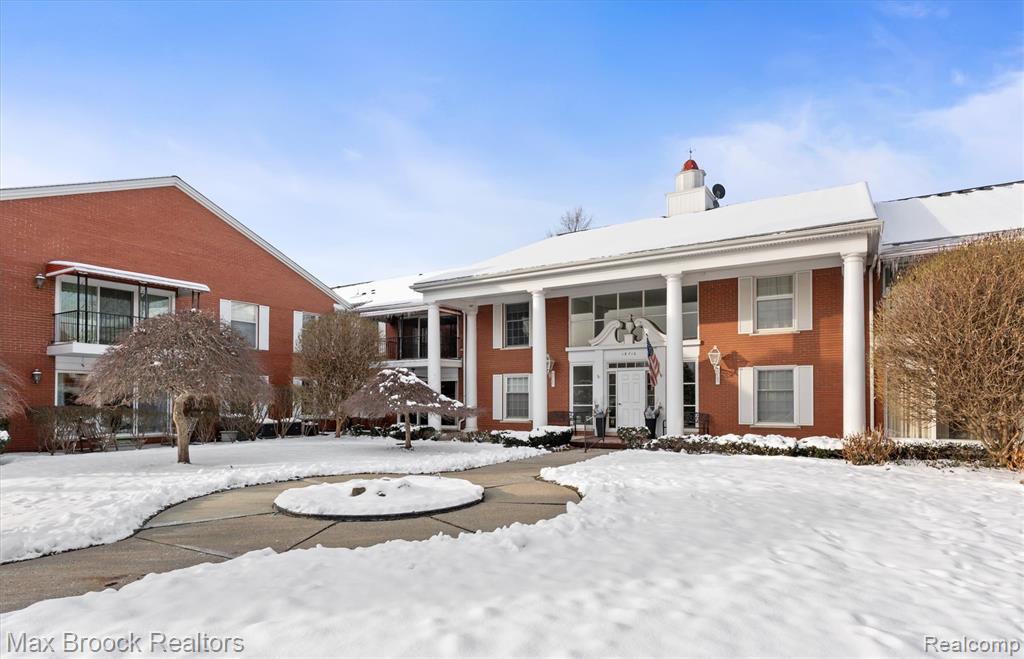 19710 W 13 Mile Road, 210, Beverly Hills, MI 48025 — Photo 2