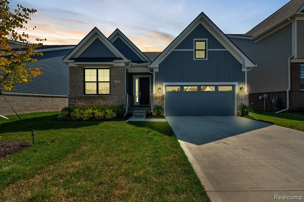 5557 HELMSDALE Boulevard, West Bloomfield, MI — Photo 2