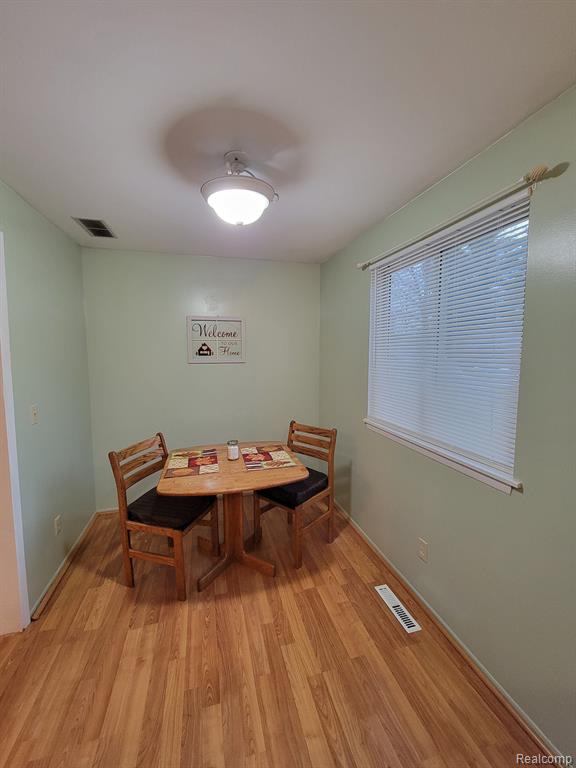415 LAKEVIEW Street, Holly, MI 48442 — Photo 4