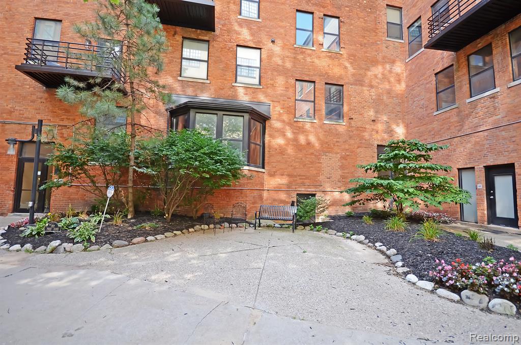 6533 E JEFFERSON Avenue, 6-LL04, Detroit, MI 48207 — Photo 34