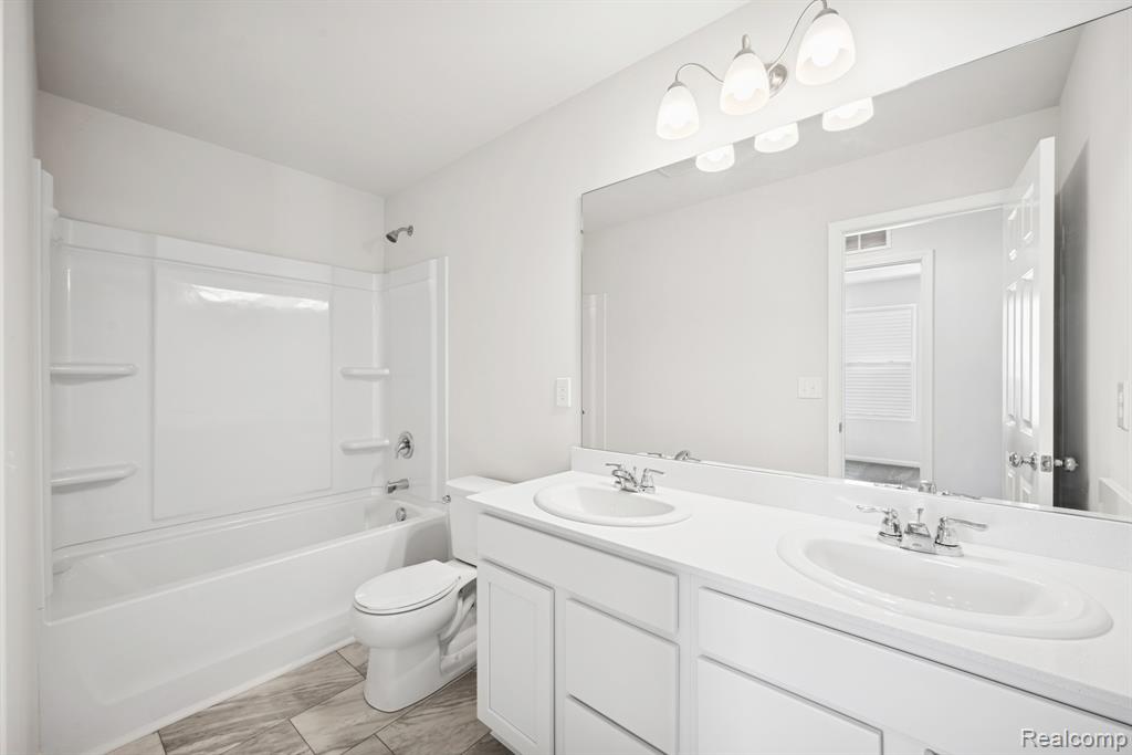 700 Knollwood Bend, Chelsea, MI 48118 — Photo 30