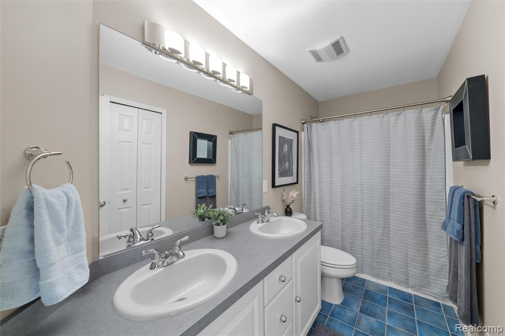 10099 Fernbrooke Drive, Brighton, MI 48116 — Photo 33