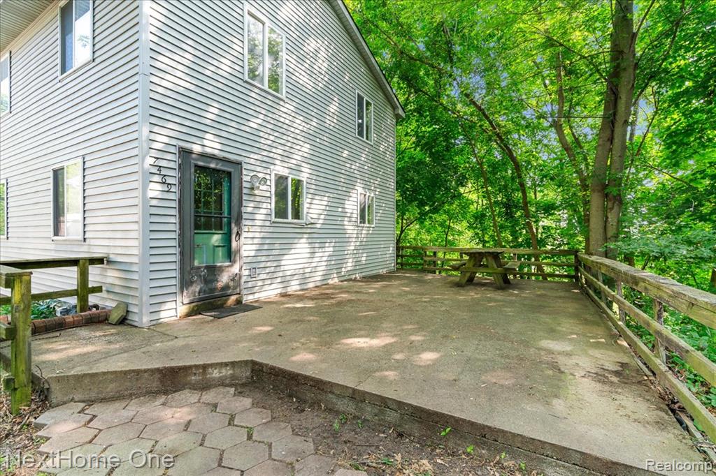 7469 LONGWORTH Drive, Brighton, MI 48116 — Photo 2