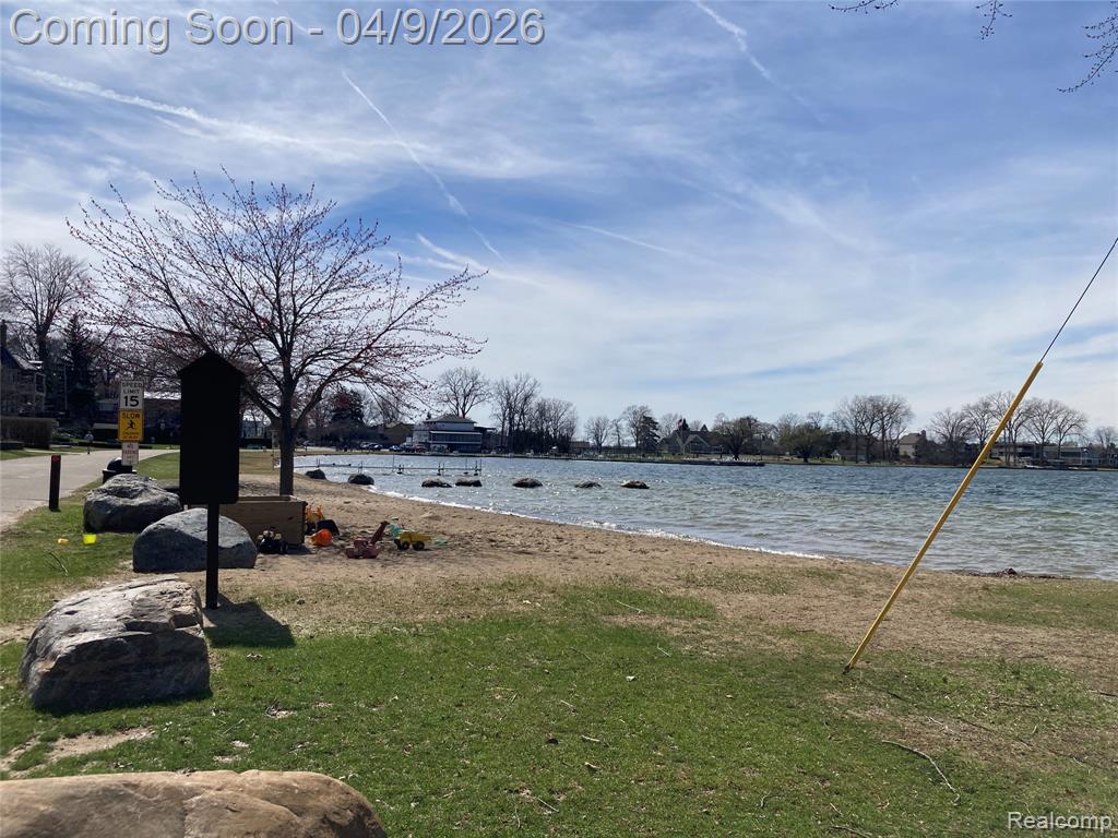 2375 Avondale Street W, Keego Harbor, MI 48320 — Photo 35
