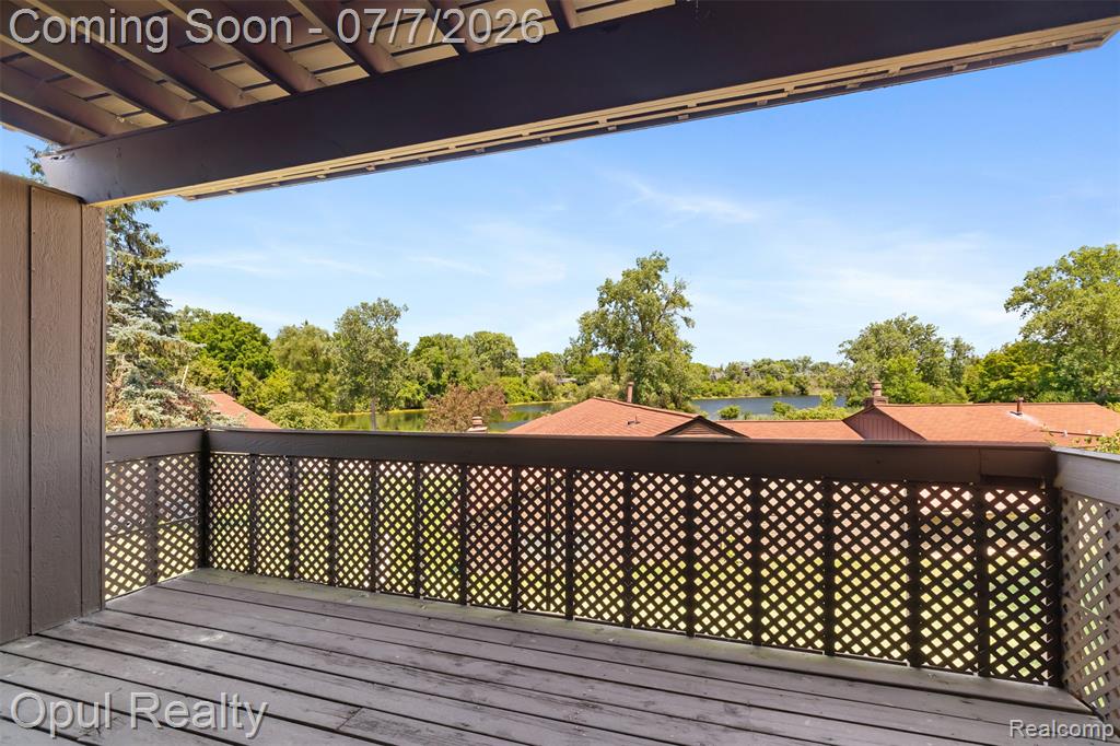 3961 Chablis Street, West Bloomfield, MI 48323 — Photo 9