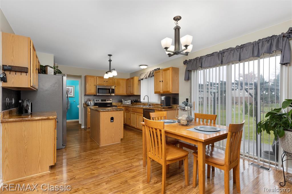 4692 Clover Road, Canton, MI 48188 — Photo 10
