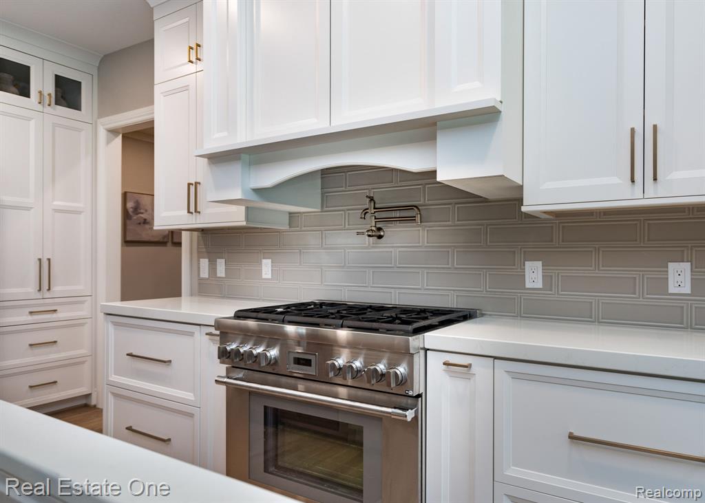5525 Avington Parkway, Clarkston, MI 48348 — Photo 14