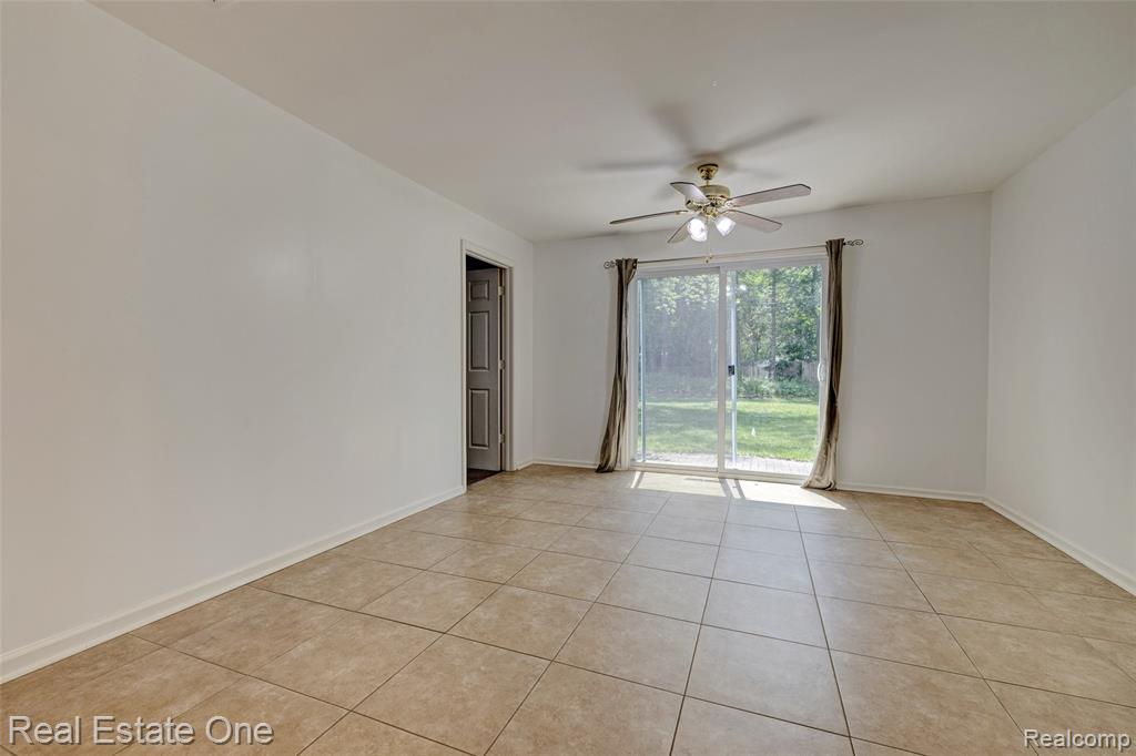 705 Richard Street, Holly, MI 48442 — Photo 12
