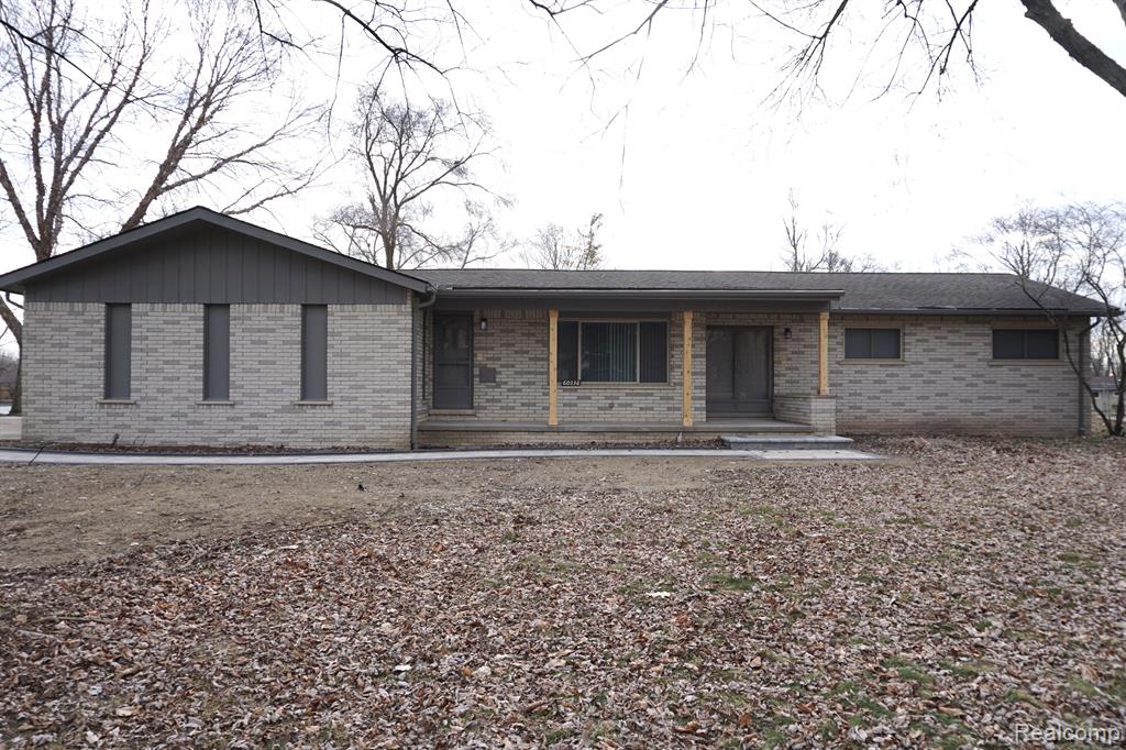 60938 LAKE EDGE, Washington, MI — front exterior