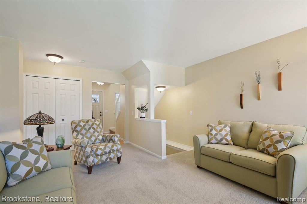 4055 HIGHVIEW, Waterford, MI 48329 — Photo 5