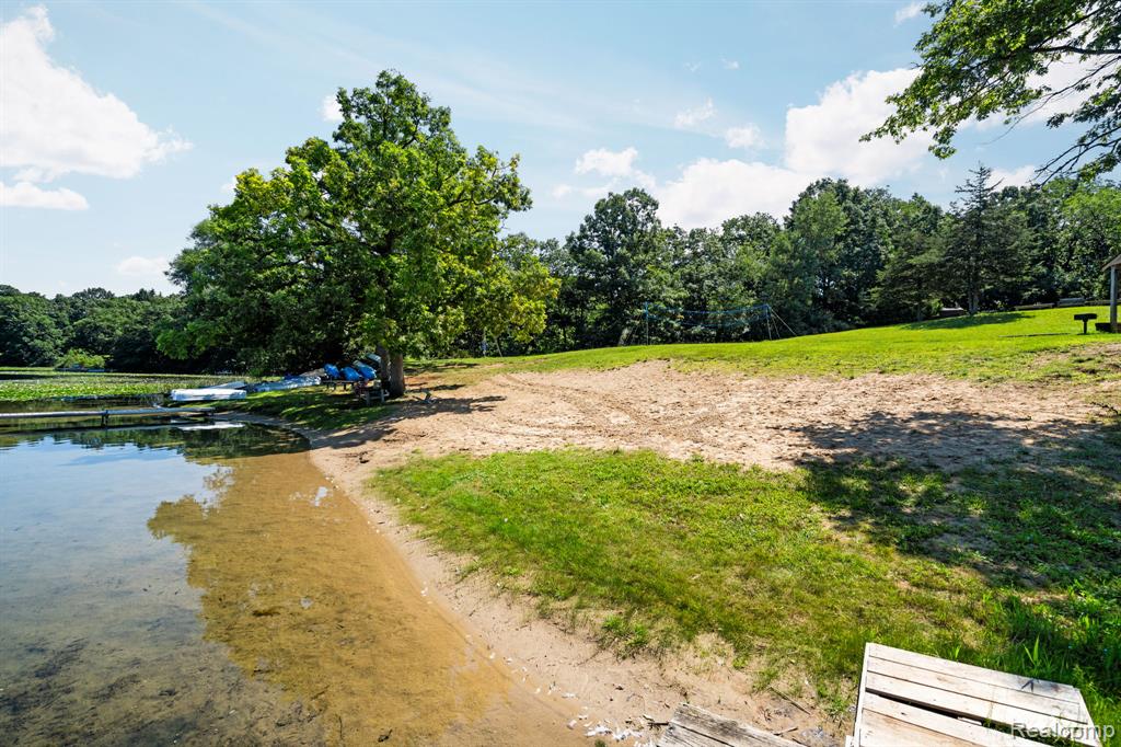 971 Tierney, Highland, MI 48356 — Photo 45