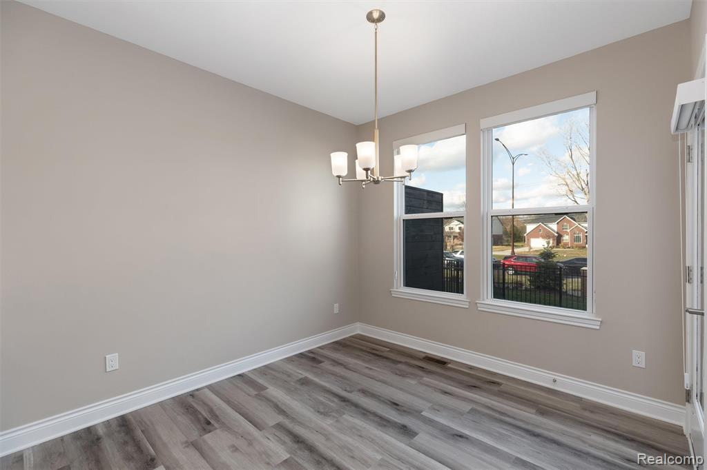 811 Balmoral Ln, Troy, MI 48085 — Photo 10