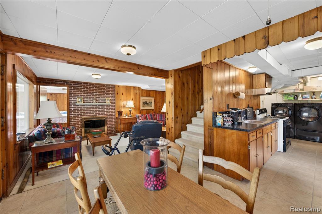 13960 Ridgewood Drive, Plymouth, MI 48170 — Photo 41