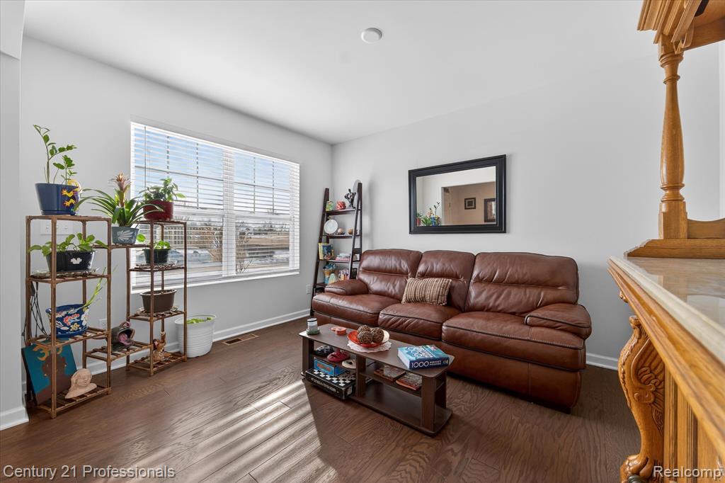 54407 Heron Circle, New Baltimore, MI 48047 — Photo 11