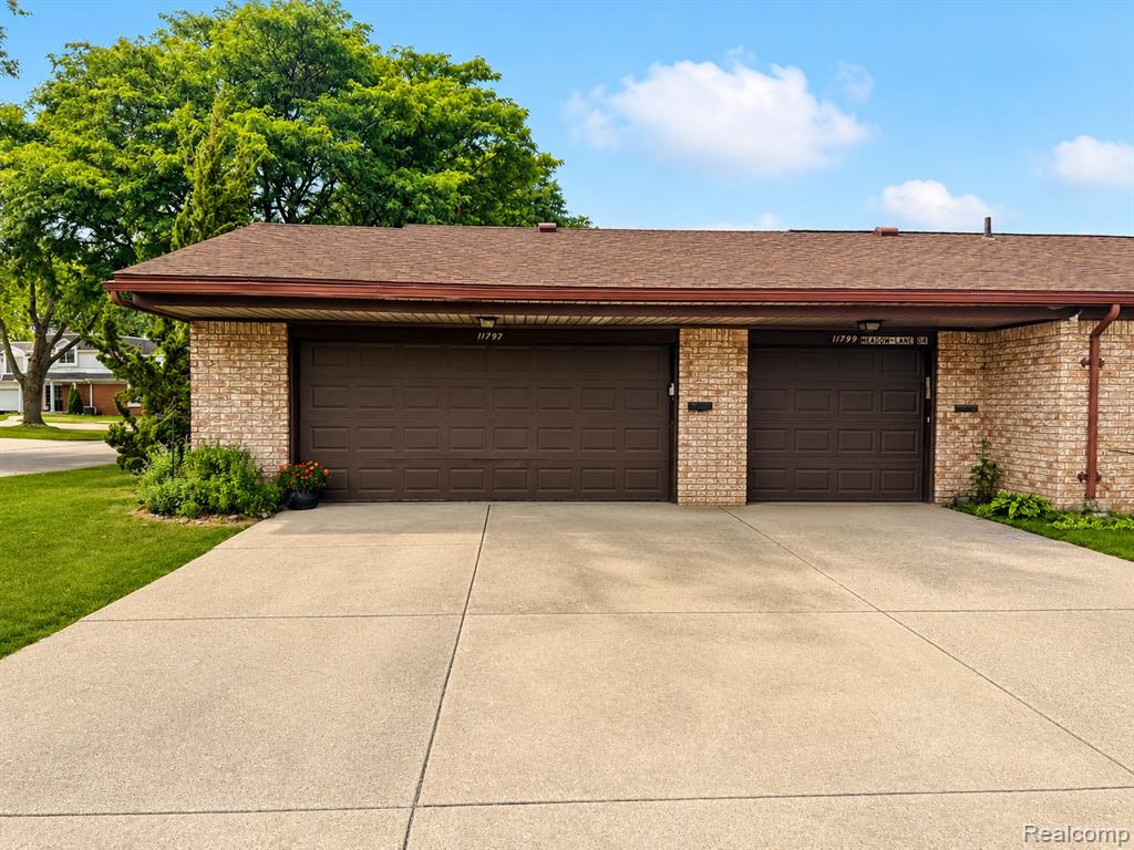 11797 Meadow Lane Drive, Warren, MI 48093