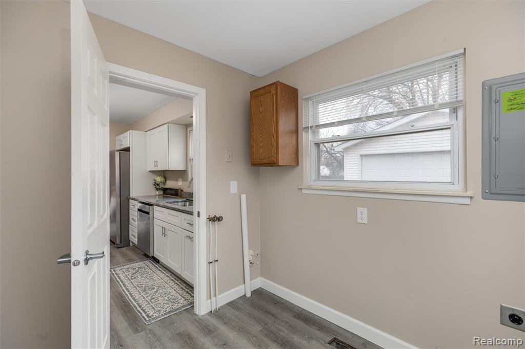 10819 Buchanan Street, Belleville, MI 48111 — Photo 18