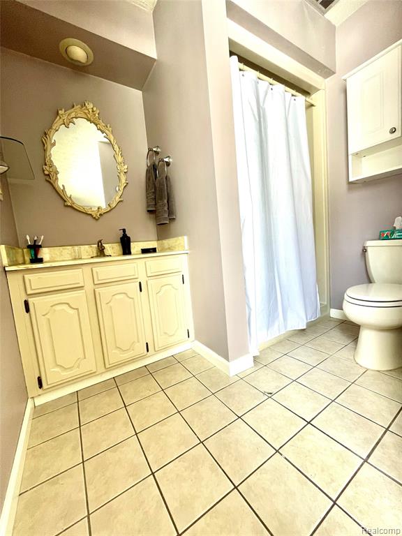 668 W Crest Lane, South Lyon, MI 48178 — Photo 9