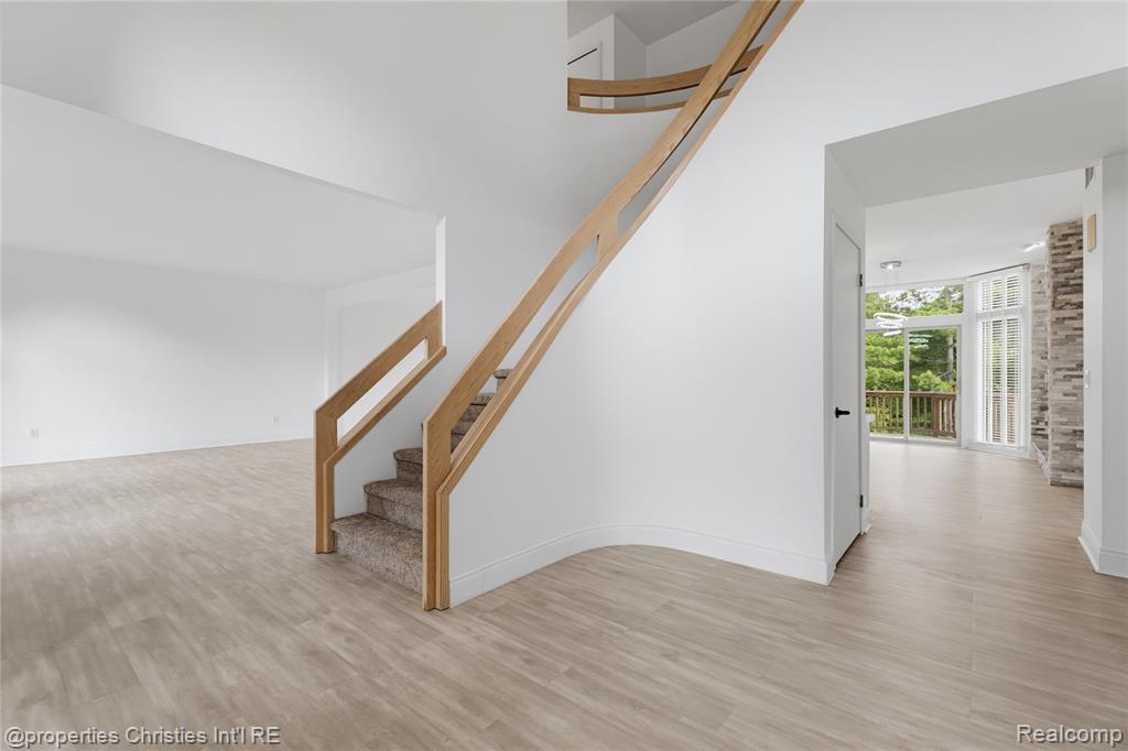 4802 Panorama Circle, West Bloomfield, MI 48323 — Photo 17