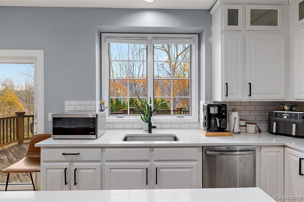 3961 Ridgemonte Court, Rochester, MI 48306 — Photo 13