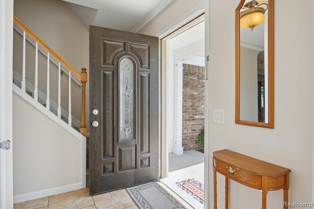 8979 BROUGHAM Drive, Sterling Heights, MI 48312 — Photo 5