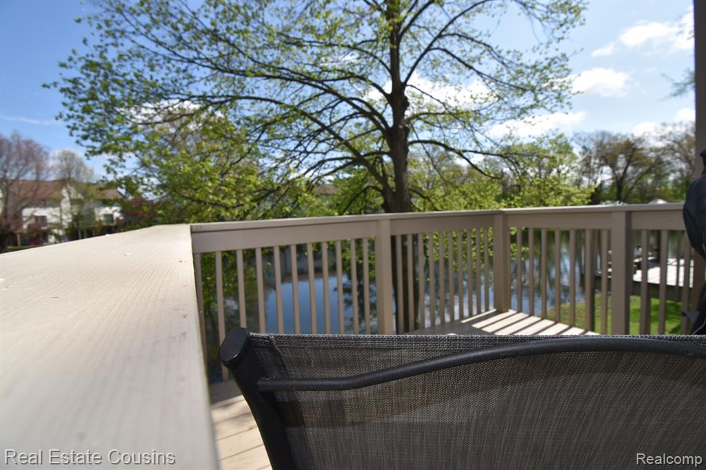 7230 BLUEWATER Drive, 130, Clarkston, MI 48348 — Photo 4