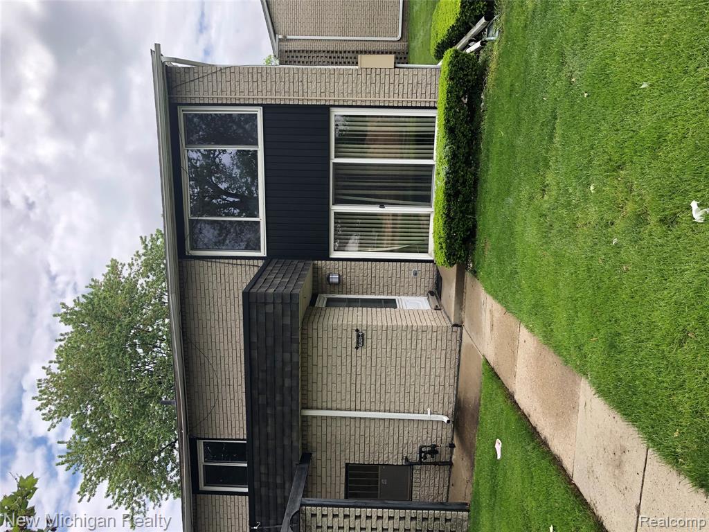 8201 Kennedy Circle, 4, Warren, MI 48093 — front exterior