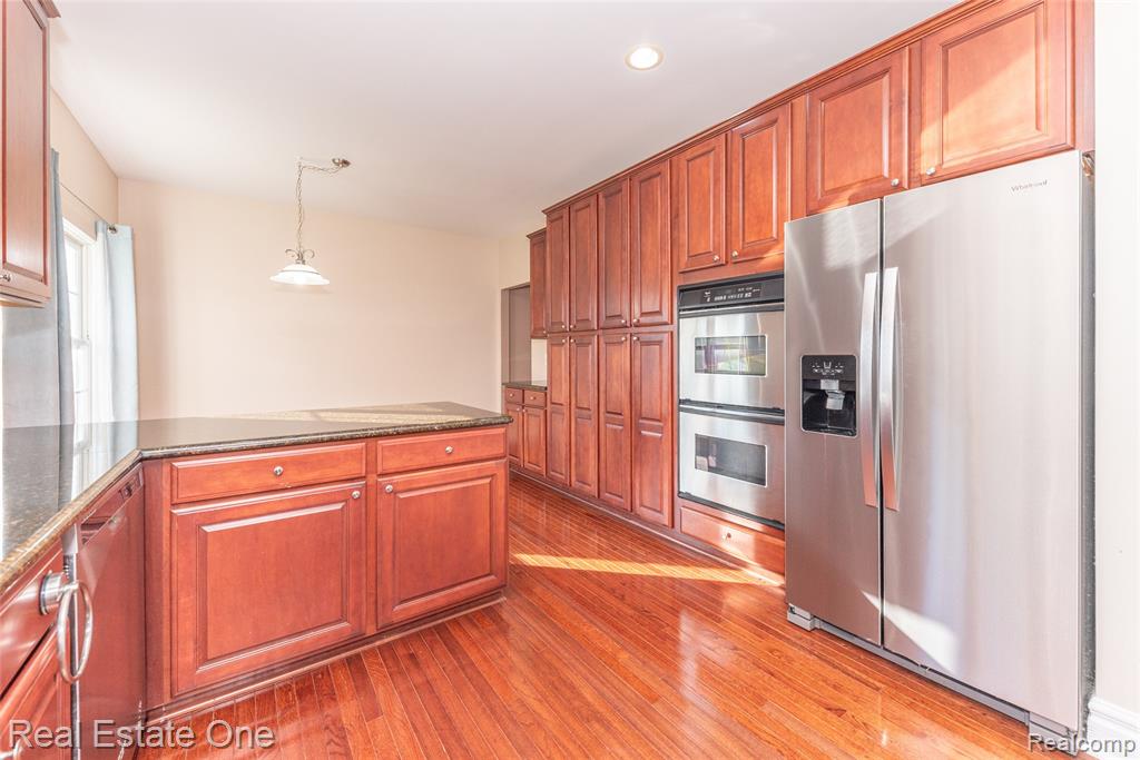 26610 Valhalla Drive, Farmington Hills, MI 48331 — Photo 27
