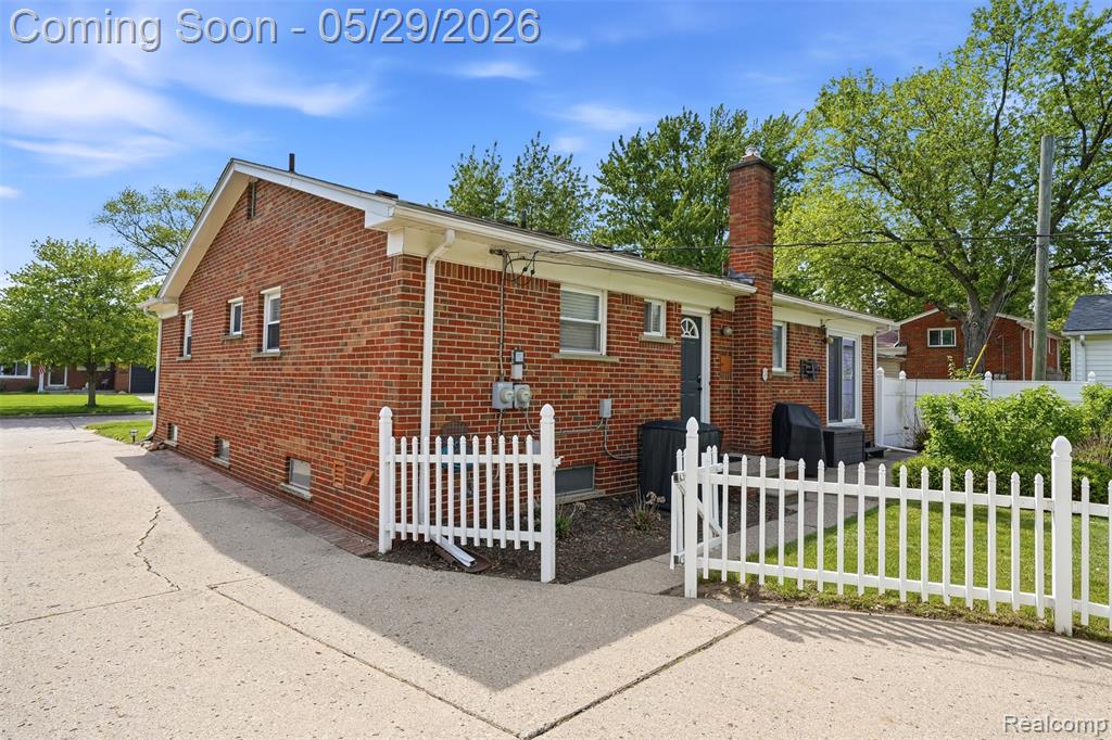 14338 Shadywood Drive, Plymouth, MI 48170 — Photo 26