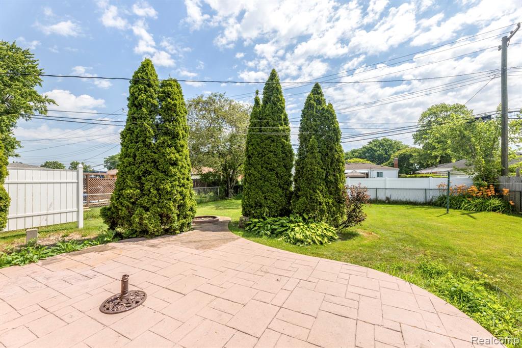 8571 Linda Street, Warren, MI 48093 — Photo 7