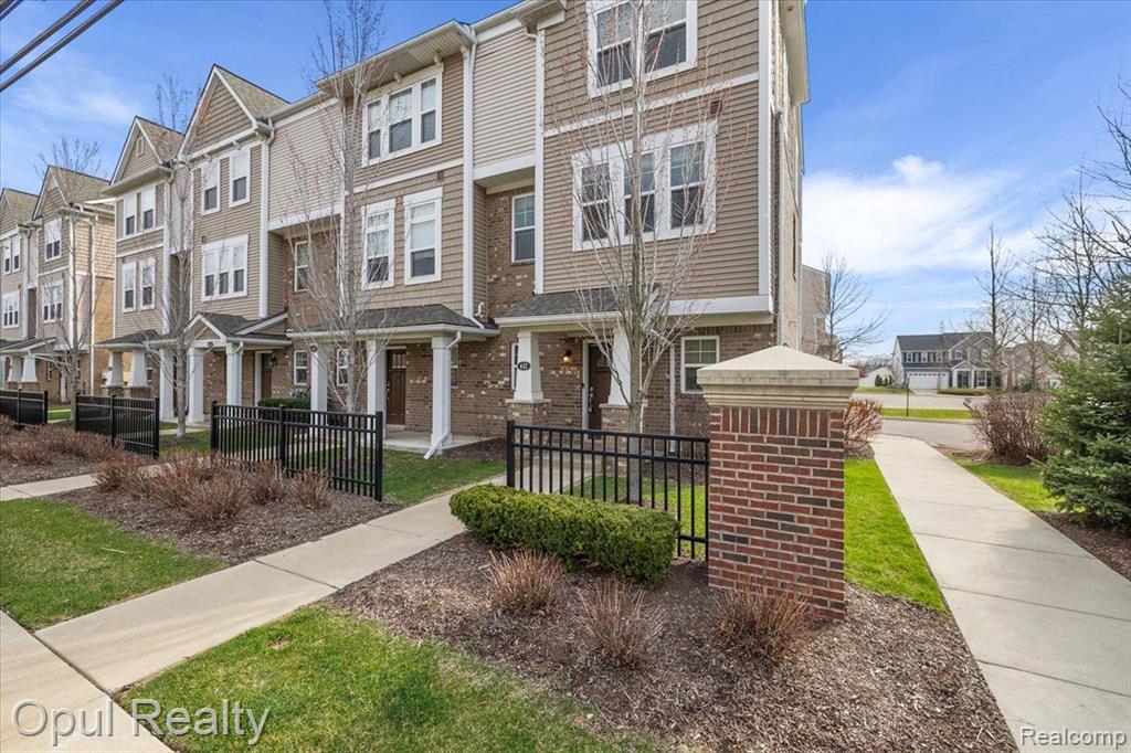 442 N WIXOM Road, Wixom, MI 48393 — Photo 4