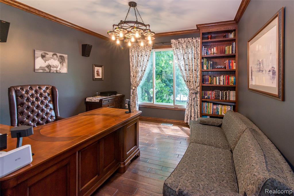 3166 W Beach Lake Drive, Milford, MI, 48380